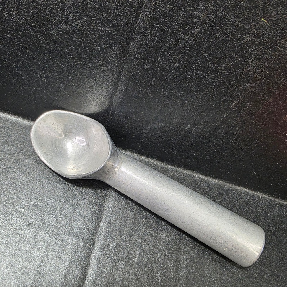 Vintage Aluminum Ice Cream‎ Scoop Taiwan Silver Liquid Filled Self Defrosting